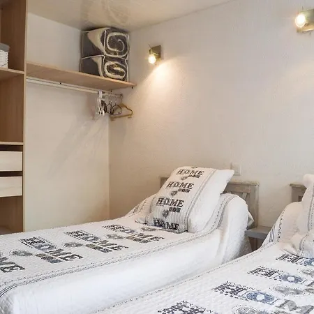 Two-bedroom Holiday In Piana * Piana (Corsica)
